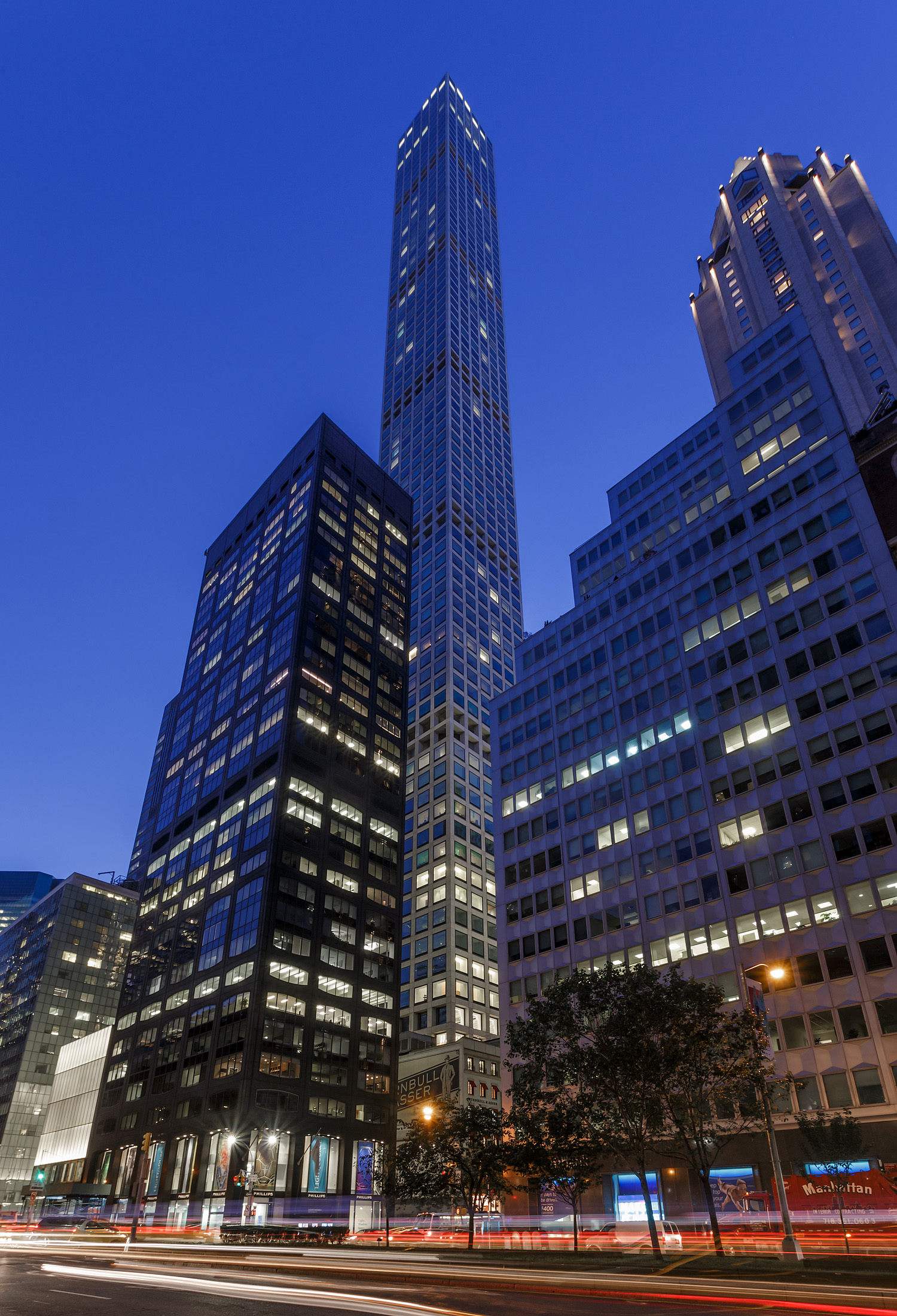 432 Park Avenue, New York City - View from the east. © Mathias Beinling